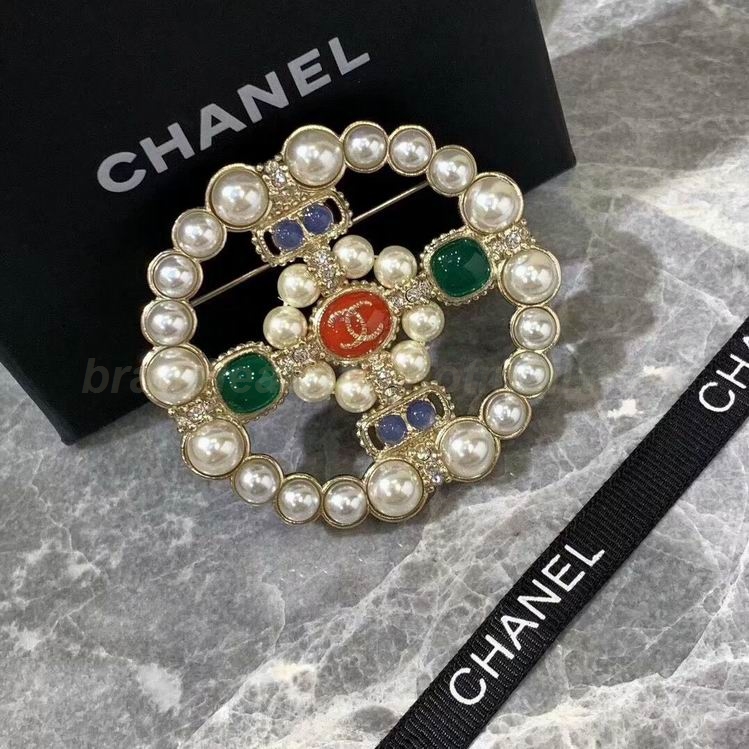 Chanel Brooch 88